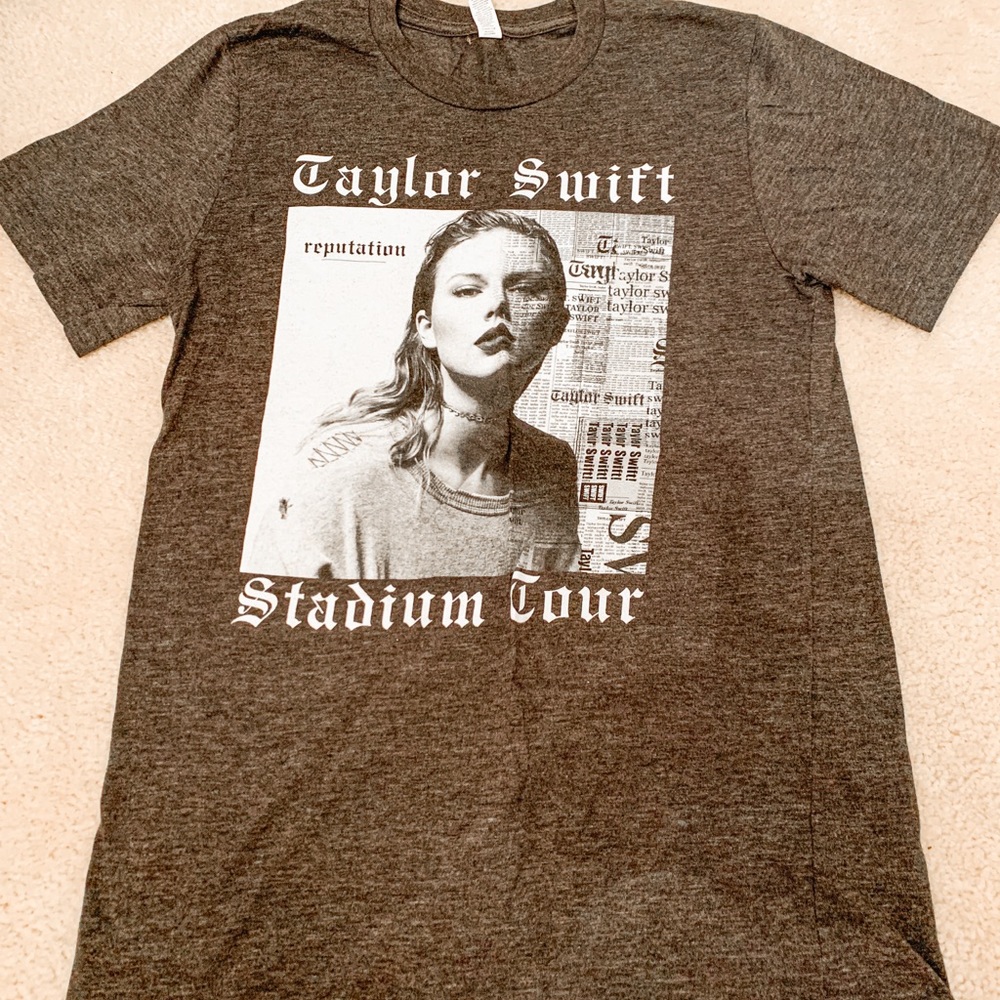 tee shirt